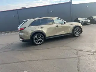 Mazda CX-70 Plug-in Hybrid 2025 AWD Premium 4dr SUV