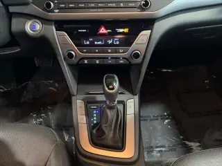 Hyundai ELANTRA 2017 Limited 4dr Sedan (US)