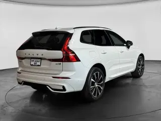 Volvo XC60 2023 AWD B5 Plus Dark Theme 4dr SUV
