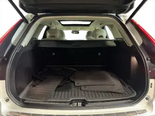 Volvo XC60 2023 AWD B5 Plus Dark Theme 4dr SUV