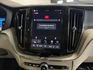 Volvo XC60 2023 AWD B5 Plus Dark Theme 4dr SUV