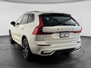Volvo XC60 2023 AWD B5 Plus Dark Theme 4dr SUV