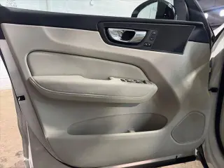 Volvo XC60 2023 AWD B5 Plus Dark Theme 4dr SUV