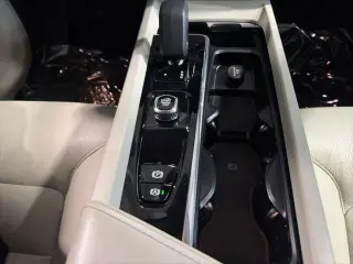 Volvo XC60 2023 AWD B5 Plus Dark Theme 4dr SUV