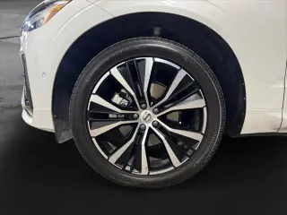Volvo XC60 2023 AWD B5 Plus Dark Theme 4dr SUV