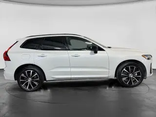 Volvo XC60 2023 AWD B5 Plus Dark Theme 4dr SUV