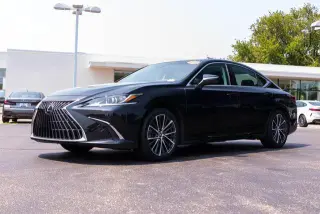 Lexus ES 300h 2023 4dr Sedan