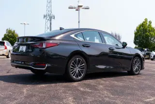 Lexus ES 300h 2023 4dr Sedan