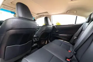 Lexus ES 300h 2023 4dr Sedan