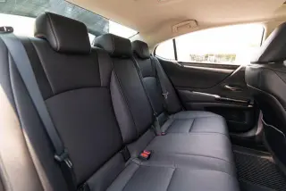 Lexus ES 300h 2023 4dr Sedan