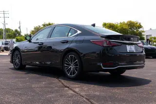 Lexus ES 300h 2023 4dr Sedan