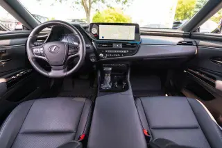 Lexus ES 300h 2023 4dr Sedan
