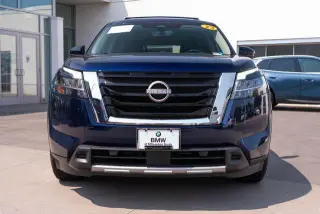 Nissan Pathfinder 2023 SL 4dr SUV