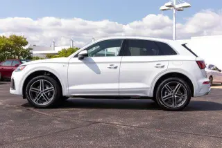 Audi Q5 2024 AWD e quattro S line Premium 55 TFSI 4dr SUV