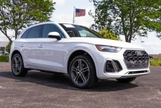 Audi Q5 2024 AWD e quattro S line Premium 55 TFSI 4dr SUV