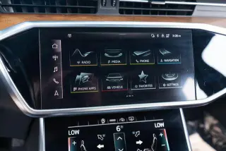 Audi A6 2022 AWD quattro Premium Plus 55 TFSI 4dr Sedan