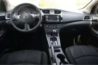 Sentra SV -- 2017 -- Nissan