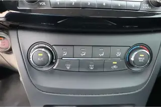 Sentra SV -- 2017 -- Nissan