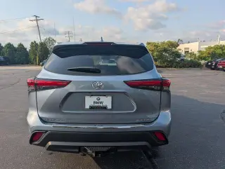 Toyota Highlander 2022 AWD XLE 4dr SUV