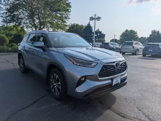 Toyota Highlander 2022 AWD XLE 4dr SUV