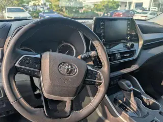 Toyota Highlander 2022 AWD XLE 4dr SUV