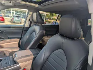 Toyota Highlander 2022 AWD XLE 4dr SUV