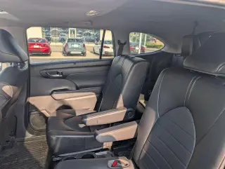 Toyota Highlander 2022 AWD XLE 4dr SUV