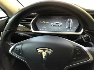 2013 Tesla Model S 60 Sedan 4D