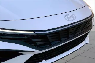Hyundai ELANTRA 2025 SE 4dr Sedan