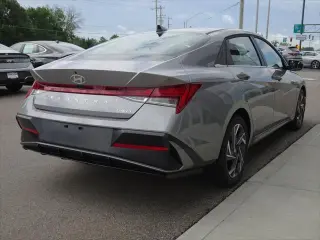 Hyundai ELANTRA 2025 Limited 4dr Sedan