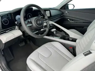 Hyundai ELANTRA 2025 Limited 4dr Sedan