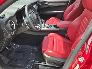 Alfa Romeo Stelvio 2024 AWD Veloce 4dr Crossover