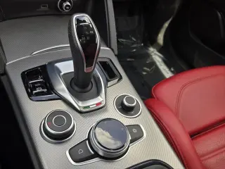 Alfa Romeo Stelvio 2024 AWD Veloce 4dr Crossover