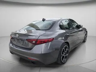 Alfa Romeo Giulia 2022 Ti 4dr Sedan