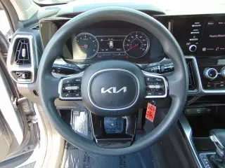Kia Sorento 2023 LX 4dr SUV