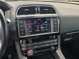 Jaguar F-PACE 2018 AWD 25t Prestige 4dr SUV