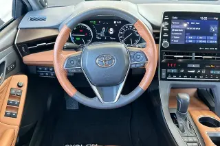 2022 Toyota Avalon Hybrid