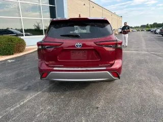 2022 Toyota Highlander Hybrid