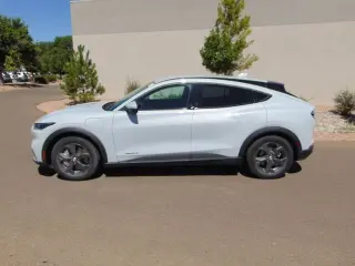 2022 Ford Mustang Mach-E