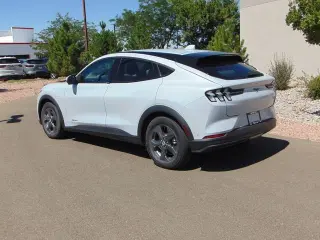 2022 Ford Mustang Mach-E