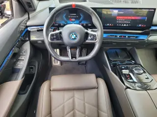 2024 BMW i5