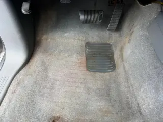 2006 Mitsubishi Raider