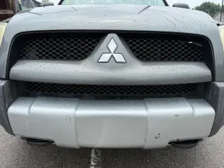 2006 Mitsubishi Raider