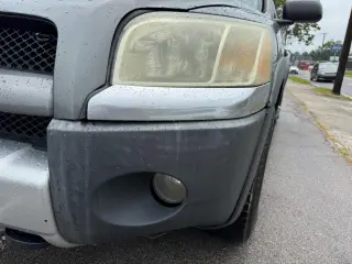 2006 Mitsubishi Raider