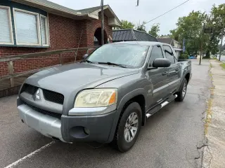2006 Mitsubishi Raider