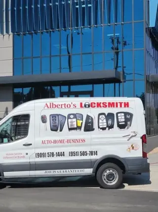 Alberto's Locksmith/Cerrajeros