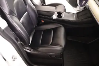 Tesla Model Y 2022 AWD Performance 4dr Crossover