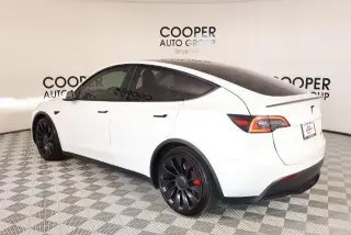 Tesla Model Y 2022 AWD Performance 4dr Crossover