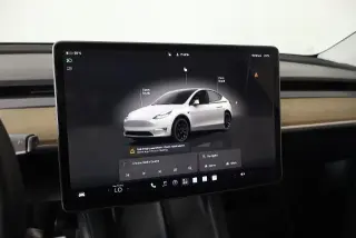 Tesla Model Y 2022 AWD Performance 4dr Crossover
