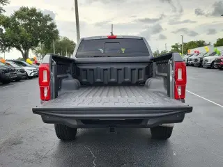 Ford Ranger 2022 4x2 XL 4 puertas SuperCrew caja corta de 5.1 pies